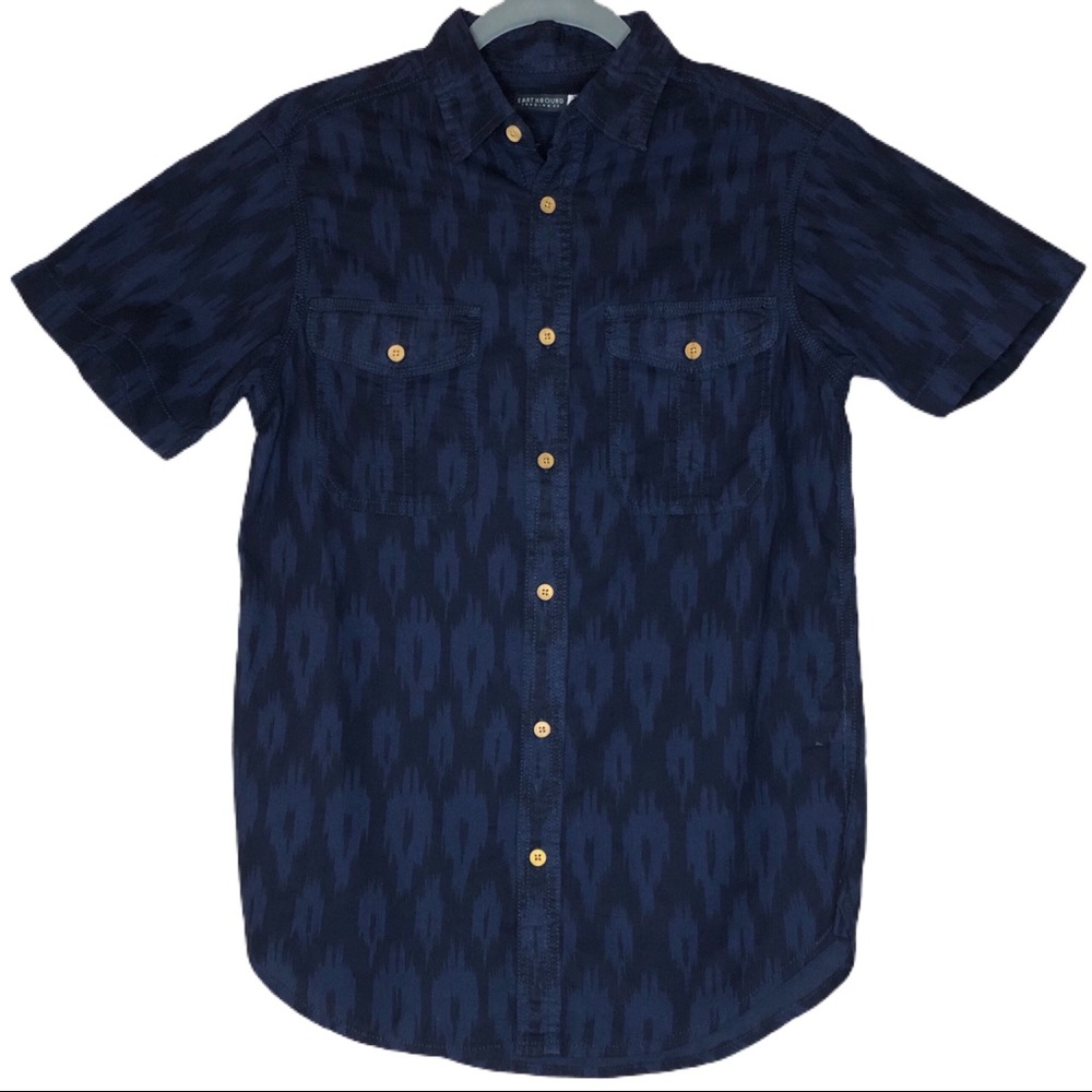 Earthbound Trading Blue Button Down Shirt Men’s Small Ikat Animal Print Cotton - Picture 1 of 7